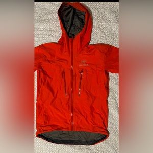 Arcteryx men’s alpha Lt.